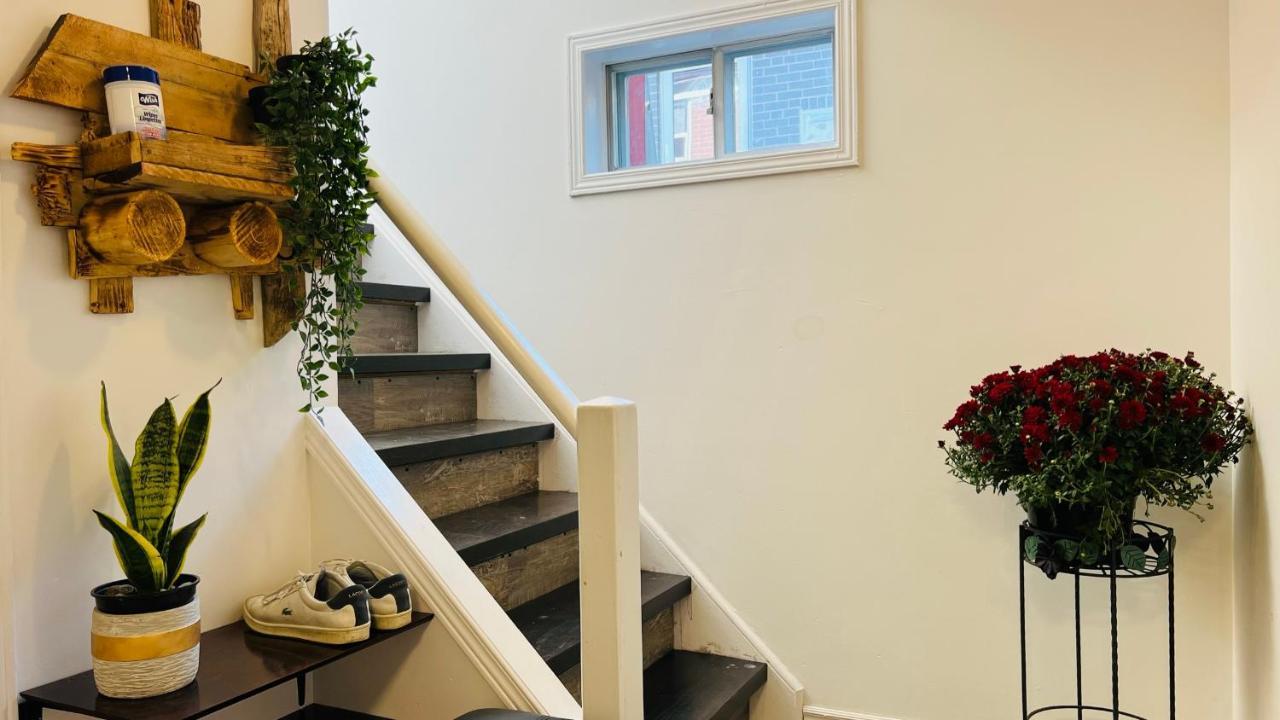 Toronto Bed & Breakfast - Free Parking ภายนอก รูปภาพ