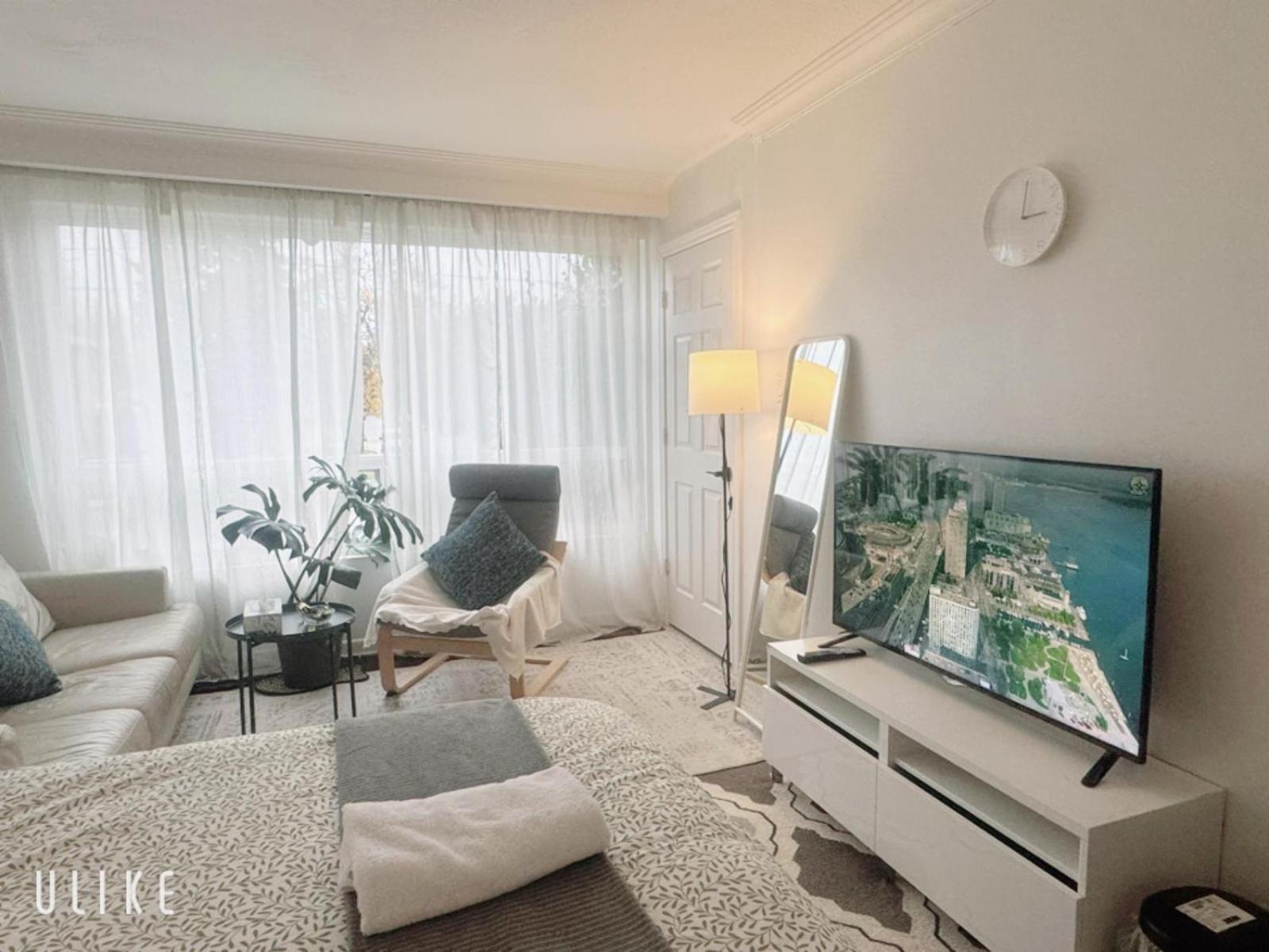Toronto Bed & Breakfast - Free Parking ภายนอก รูปภาพ